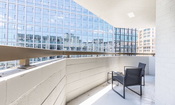 Crystal City Appartement | Elegant 2BR Apartment - Minutes to D.C.