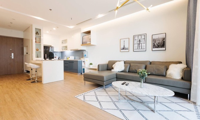 Ngoc Khanh Appartement | Elegant 2BR Metropolis – Fully Equipped, Great Location!