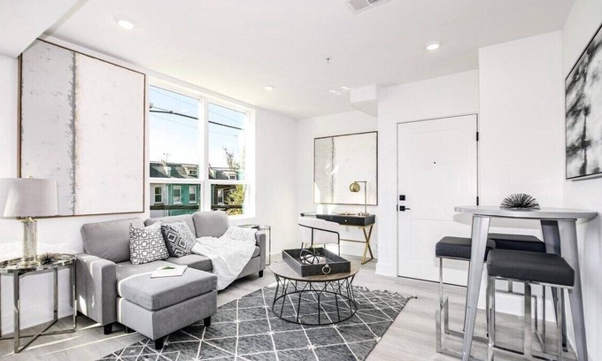 Brookland Lit Et Petit-Déjeuner | Elegant 2BR with Stunning City Views in DC