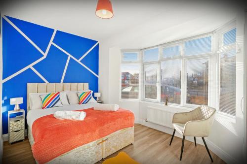 Turkey Street Appartement | Elegant 3-bed apartment with FREE onsite PARKING in Enfield - Out door Patio - Big savings on Longer Stays
