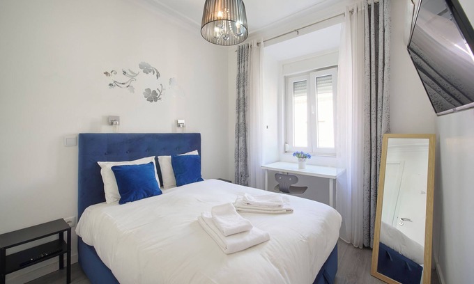 Beato Appartement | Elegant 3-Bedroom Apartment with Tejo River View in Alameda