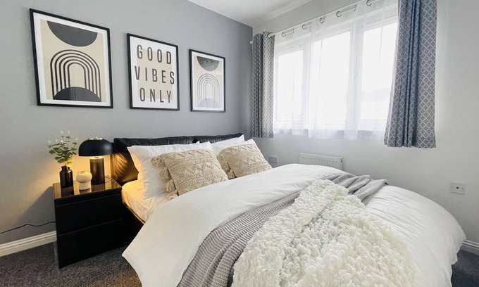 Glasgow Maison | Elegant 3BR house in Glasgow