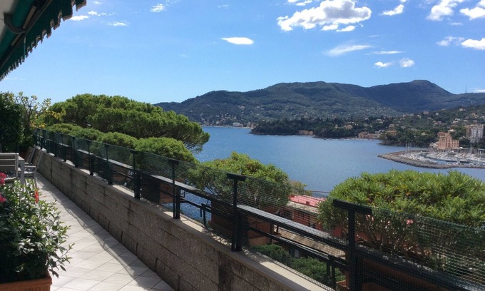 Rapallo Appartement | Elégant appartement avec vue imprenable sur le golfe de Tigullio