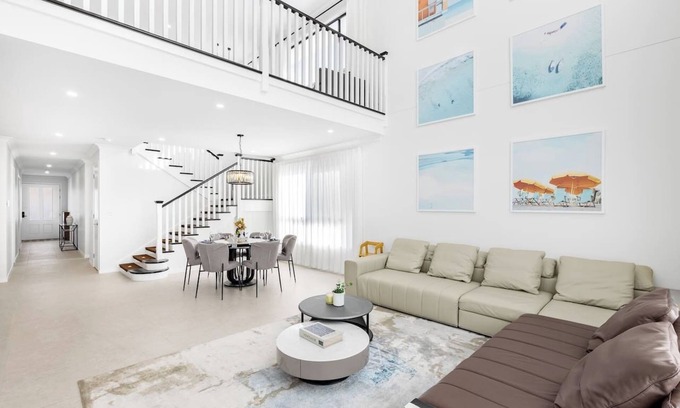 Upper Mount Gravatt Maison | Elegant & Convenient 4-Beds Villa w/ easy access
