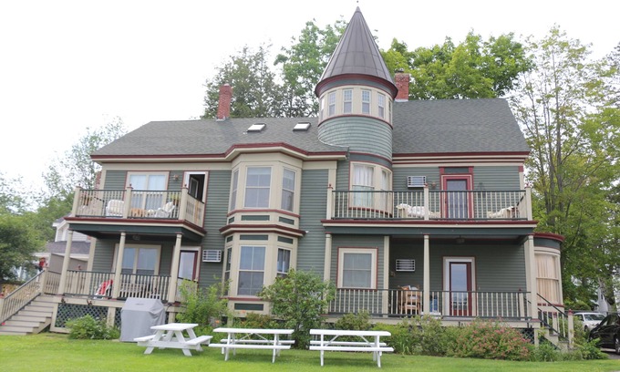 Wolfeboro Copropriété | Condo élégant sur l'eau au centre-ville de Wolfeboro
