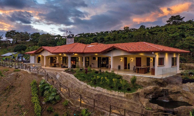 Naranjo Maison | Elegant Countryside Retreat in Gated Community – 3BR Luxury Home in Naranjo