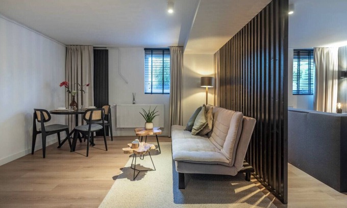 Amsterdam South Appartement | Elegant De Jordaan Apartment in Amsterdam Zuid | Walk to Vondelpark & Museums