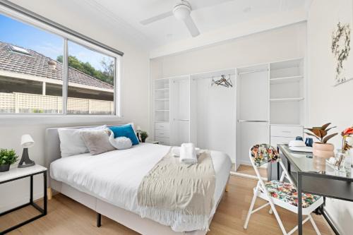 Botany Maison | Elegant Double Room at Botany - Mins to Airport - Shared Bathroom