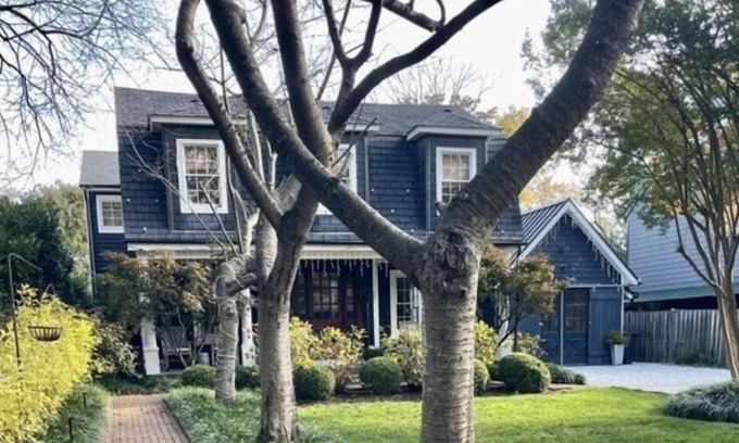 Eastport Maison | Elegant Eastport Entertaining Dream House