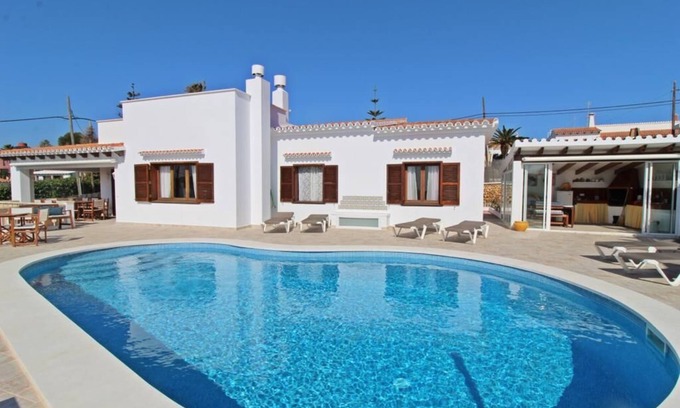 Punta Prima Villa | Villa élégante et spacieuse proche de la mer pour 8 personnes
