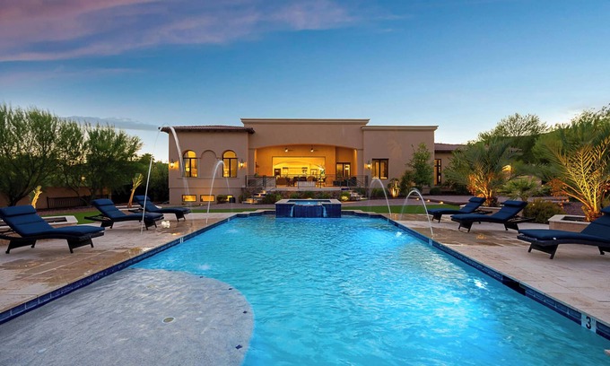 Paradise Hills Maison | Paradise Hills Estate - Theater, Pool / Spa, & more!