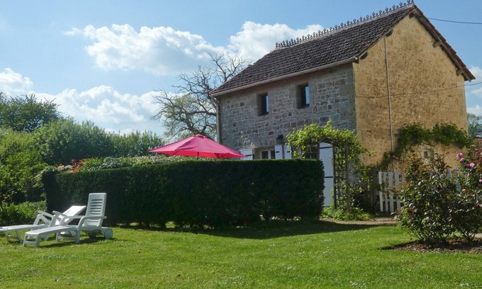 Saint-Vincent-la-Chatre Cottage | Cottage élégant et romantique dans un village situé entre deux villes de marché très fréquenté