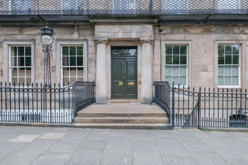 New Town Maison | Elegant Georgian Retreat with Views of Arthurs Seat