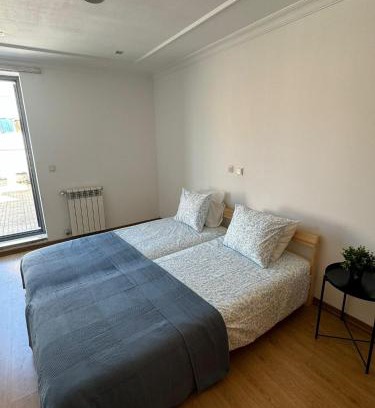Moita Appartement | Elegant Getaway