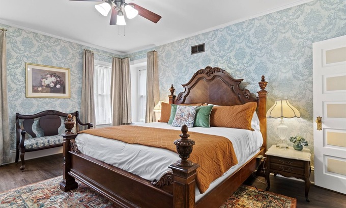 Springfield Appartement | Elegant Historic Stay | Walk to Capitol & Attractions | Modern Comfort