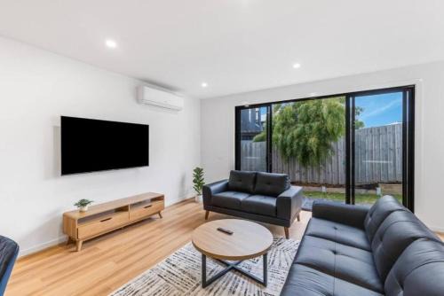 Highton Maison | "Elegant Home in Highton near City City"