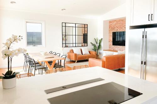 Wagga Wagga Maison | Elegant House Near Health Hub