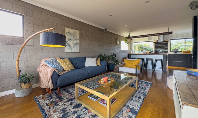 Northcote Maison | Elegant House Where you Call it Home in Northcote