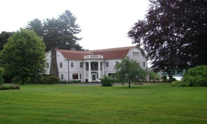 Saugerties Maison | Élégant champ de flèches de la rivière Hudson