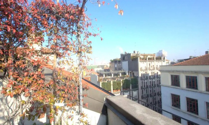 Carrobbio Appartement | Elegant loft with cathedral terrace and park view
