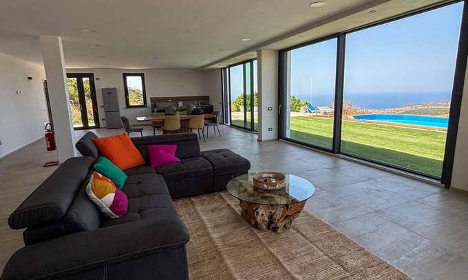 Tergu Villa | ELEGANT MINNI VILLA WITH PRIVATE POOL, 5 MINUTES FROM THE SEA