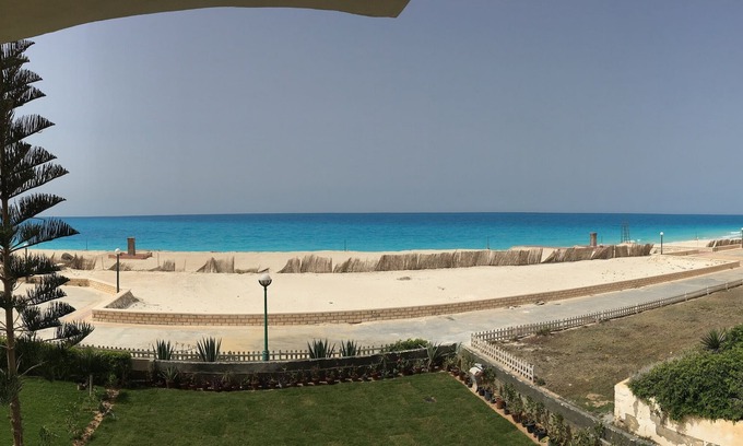 Marina El Alamein Chalet De Ski | Élégant chalet moderne en bord de mer à Green Beach