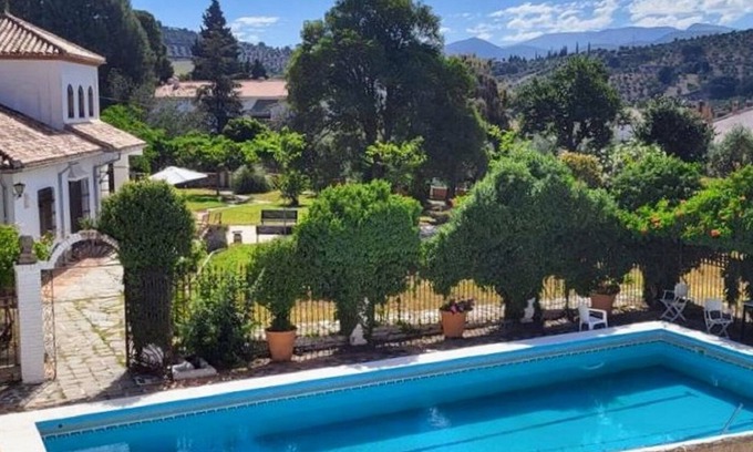 Huetor Santillan Maison | Elegant mountain house 10km from Granada