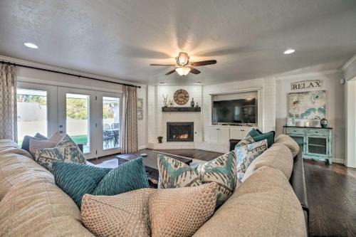 Oklahoma City Maison | Elegant NW Oklahoma City Home with Spacious Yard