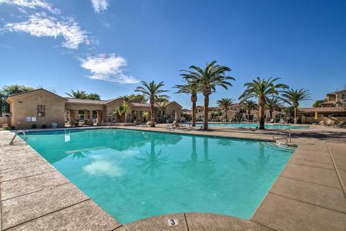 Mesa Maison | Elegant Palms Townhome with Patio and Resort Amenities!