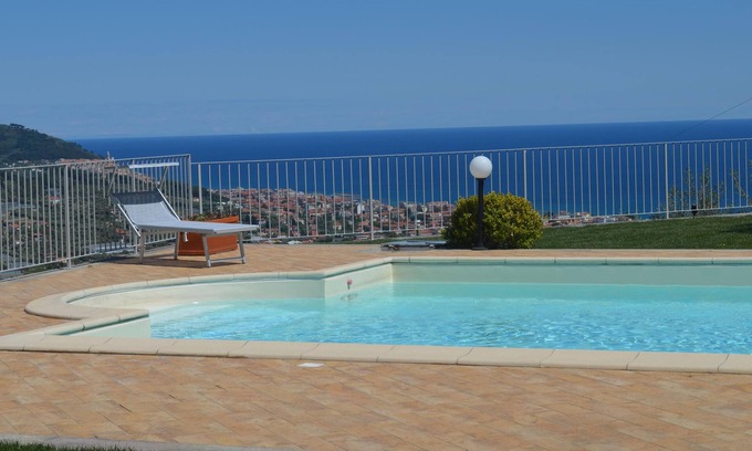Diano Marina Maison | Elegant pool villa with fantastic sea view and garden