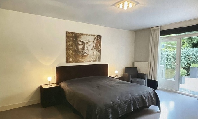 Oud-Zuid Appartement | Elegant Residence in Amsterdam's Prestigious Oud-Zuid
