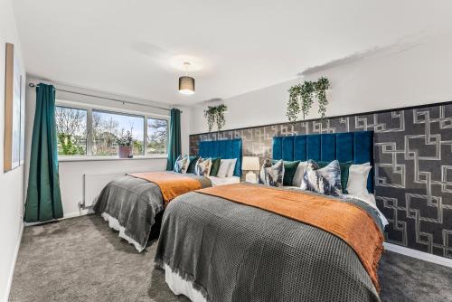 Cheltenham Maison | Elegant Retreat in Cheltenham - Garden & Parking Included