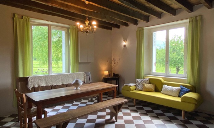 Issor Maison | Élégante demeure rétro aux pieds des Pyrénées, proche Aspe / Ossau, WIFI