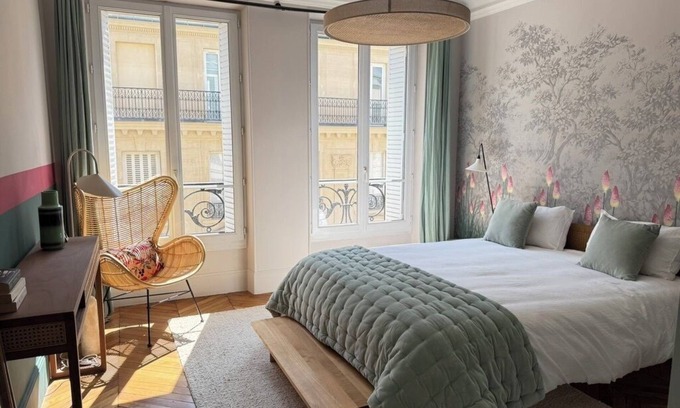 Gaillon Appartement | Elegant spacious 2 bedroom, apartment in the heart of Paris, near Opera & Louvre