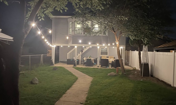 Wyandotte Maison | Elegant three-bedroom cozy family house 10-minute walk to downtown Wyandotte