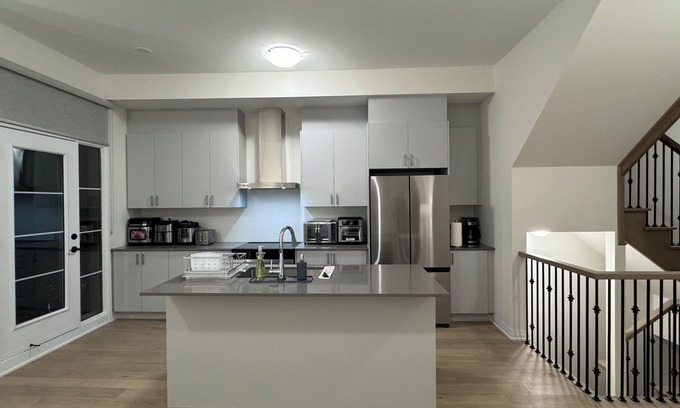 Vaughan Maison | Elegant Townhome in Prestigious Woodbridge Estate, Vaughan (Selena)