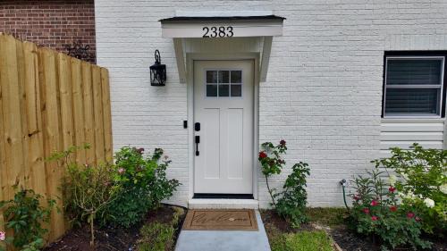 Tallahassee Maison | Elegant Townhome Retreat with King Bed Near I-10, Capitol, FSU & FAMU
