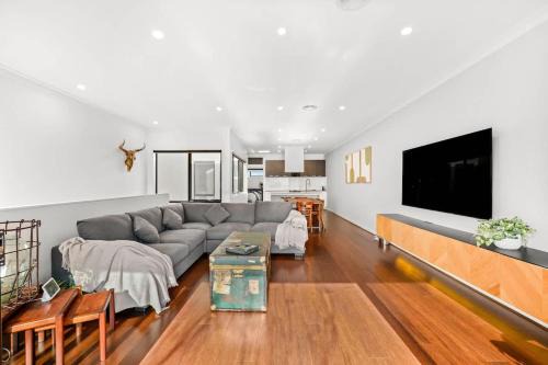 Coburg North Maison | Elegant Townhouse in Coburg North with parking