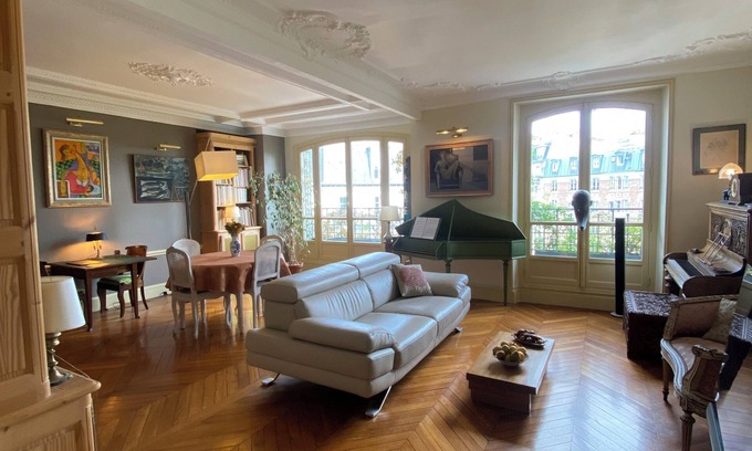 Bel-Air Nord Appartement | Elegant, typically Parisian apartment, easy access to all tourist highlights.