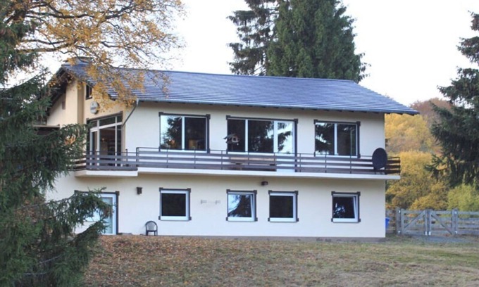 Usseln Maison | Elegant vacation home with stunning views on a small ski slope