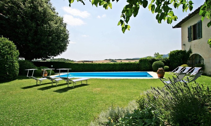 Montalcinello Villa | Villa piscine élégante et raffinée dans le village médiéval en Toscane