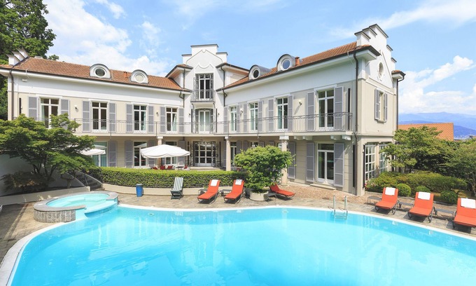 Stresa Villa | Villa élégante avec piscine et tennis à côté du centre-ville! - Villa Virginia