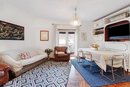 Cascais Maison | Elegant Vintage House with barbecue