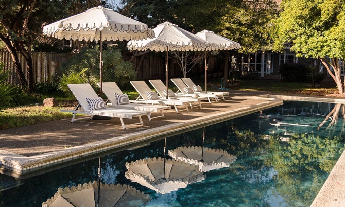 Santa Rosa Maison | Clementine By AvantStay | Modern Retreat w/ Pool, Pool Table & Large Patio
