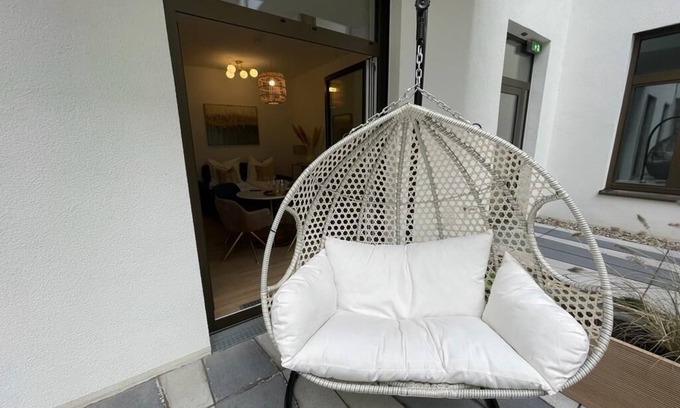Friedrichshain-Kreuzberg Appartement | elegnat 1,5 Room Apartment with beautiful terrace at East Side Gallery