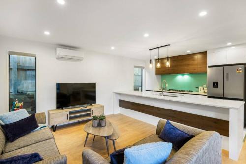 Mount Roskill Maison | Element Edge Townhouse with Parking and Air-Con