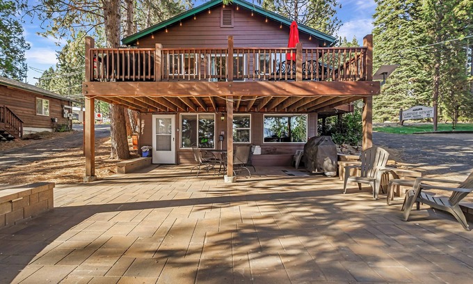 Peninsula Village Cabine | Elevate Your Stay~Top Unit at Lake Almanor Escape7