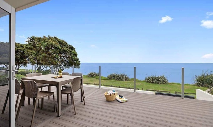Bell Block Maison | Beachfront Modern House with Sea Views