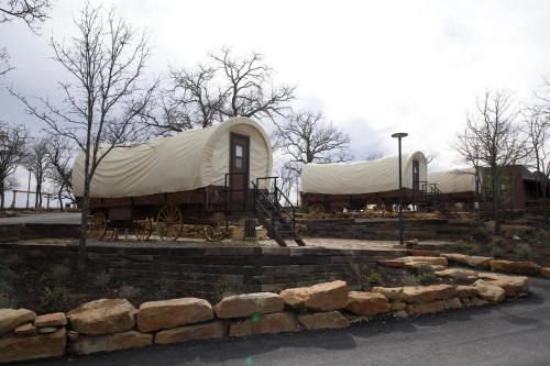 Bridgeport Maison | Elevated West Wagon Stay - Spacious Cozy and Charming