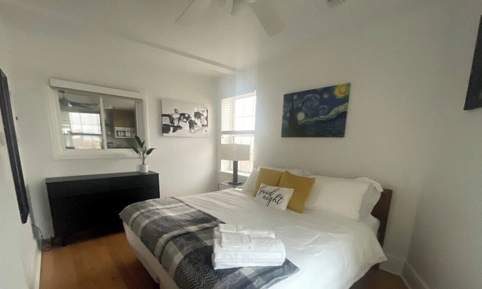 Bloomfield Appartement | Elevator~Queen Bed ~Parking~West Penn~10 min to DT